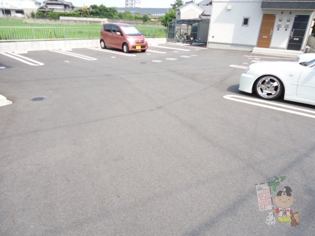ル・シェモアⅠの駐車場