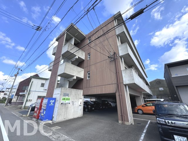 ハーバーハイツ万代町の駐車場