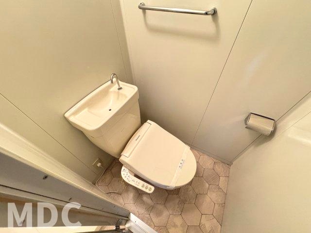 徳島市北沖洲２丁目の賃貸マンションのトイレ