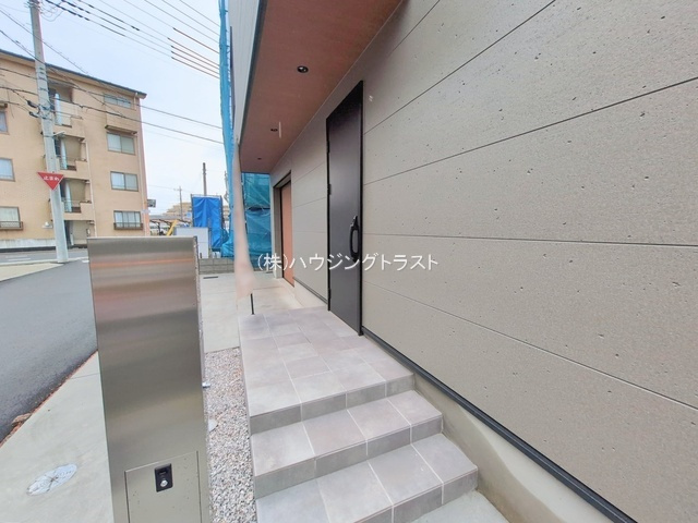 仲介手数料無料　所沢市花園4丁目ガレージハウス・未入居戸建の玄関