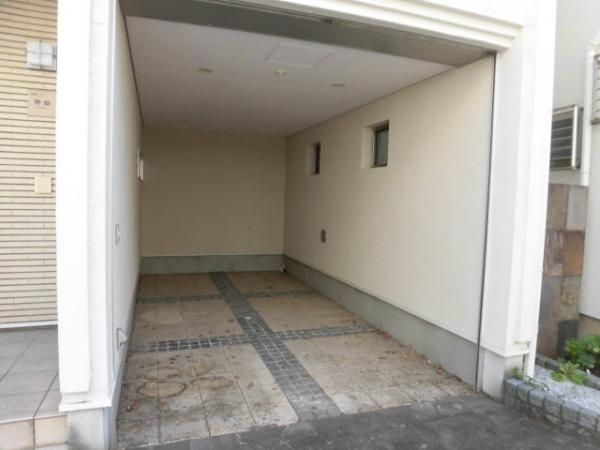 目黒区駒場１丁目１２－２戸建の駐車場|駐車スペースもあります