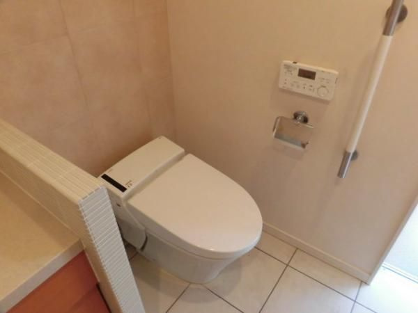 目黒区駒場１丁目１２－２戸建のトイレ|トイレです