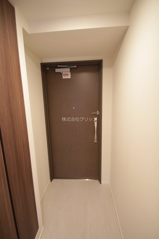 パークアクシス横濱高島町の玄関