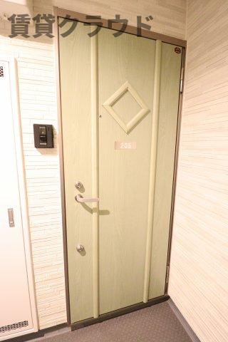 ミリアビタ大森台の玄関|かわいい緑色の玄関が癒されます！