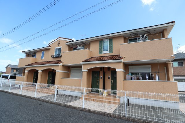 橿原市東坊城町のアパート