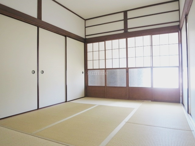 志茂3丁目貸家の和室|6帖の温かみのある和室です！
