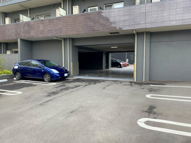 グランド　エンパイアの駐車場