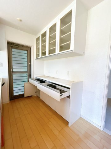 周南市勝間ヶ丘三丁目　戸建てのキッチン|キッチンの収納です