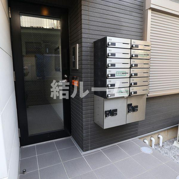 板橋区清水町のアパートのエントランス