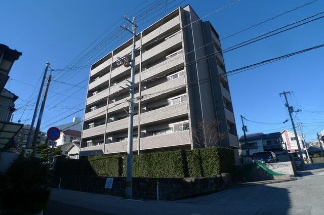 アルファステイツ天神大橋の外観