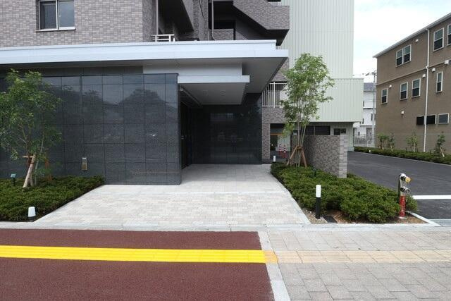 ロイヤルガーデン高知駅前のエントランス