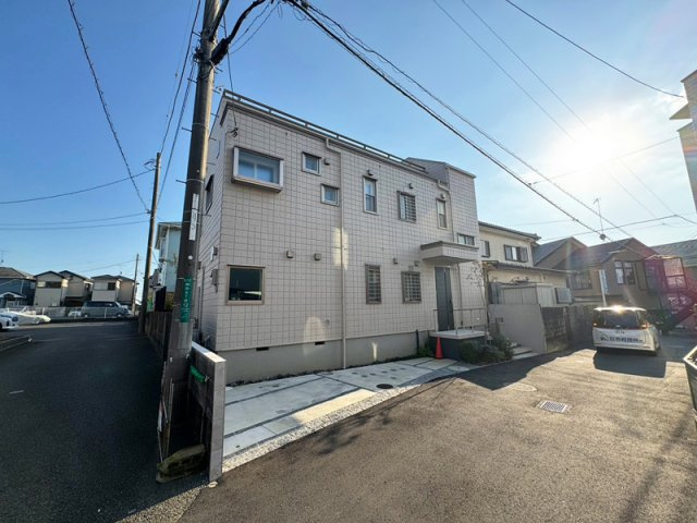 中古戸建　高座郡寒川町岡田5丁目の前面道路含む現地写真