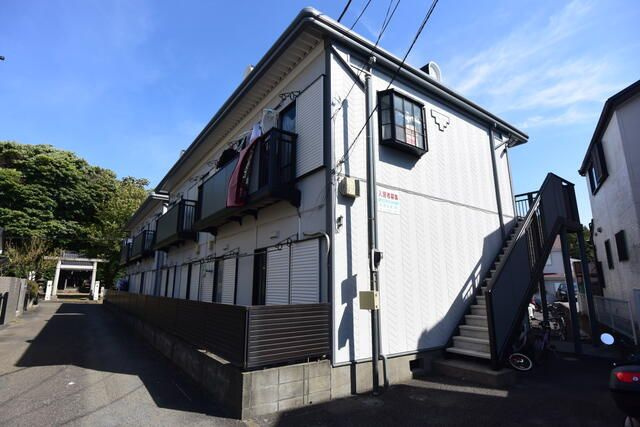 大和市上和田のアパートの外観