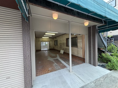【エントランス】 | 中川町貸店舗（右側）
