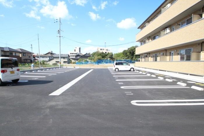プランデュールKeiの駐車場
