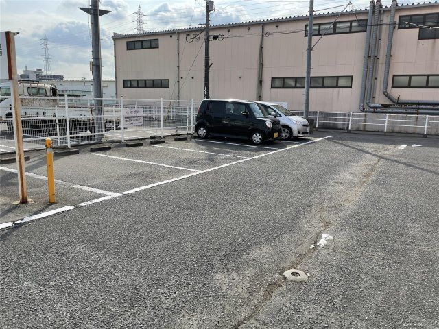 ＹＳビル岡南の駐車場
