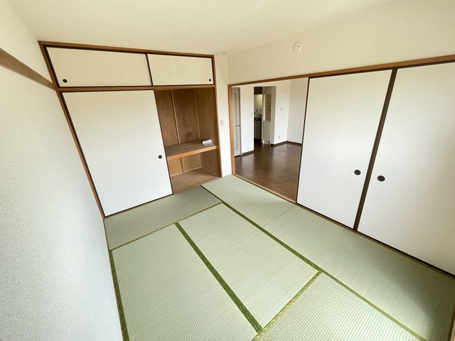 ヴェルジュ三家向の和室
