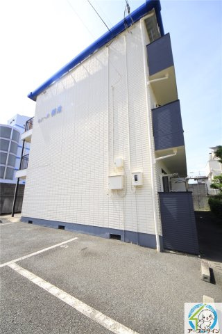 セシール鴨池の外観