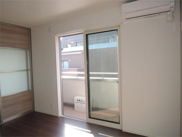 川崎市多摩区菅６丁目の賃貸マンションの居間・リビング