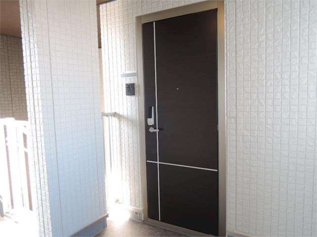 川崎市多摩区菅６丁目の賃貸マンションの玄関