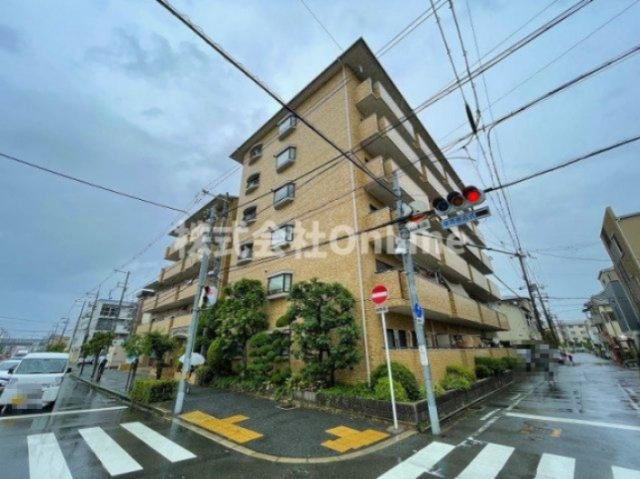 東大阪市西堤本通東３丁目の賃貸マンションの外観