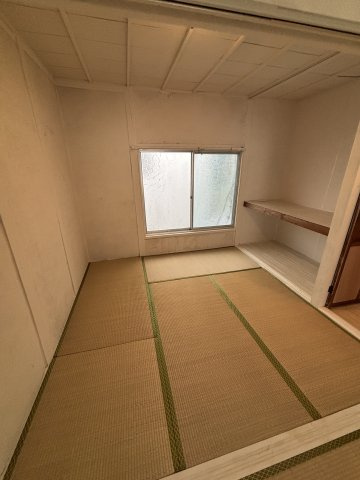 稲葉元町1丁目テラスハウスの和室