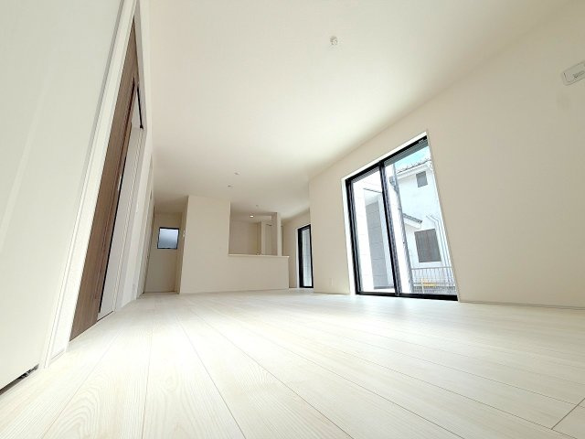 あきる野市引田全１棟　新築戸建の居間・リビング