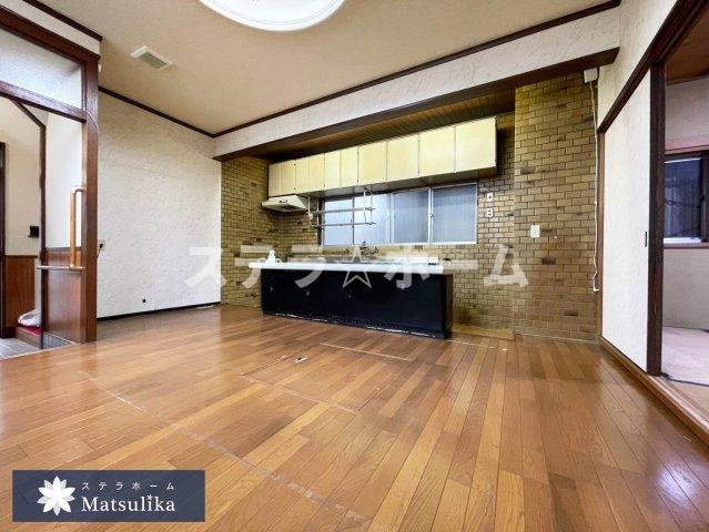 毛馬町1 中古戸建の居間・リビング|ゆったりとした居間です