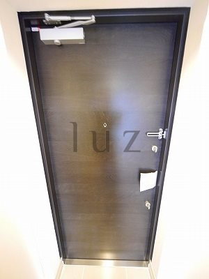 スクエアシティ横浜新子安の玄関
