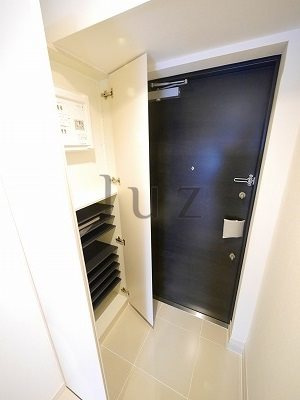 スクエアシティ横浜新子安の玄関