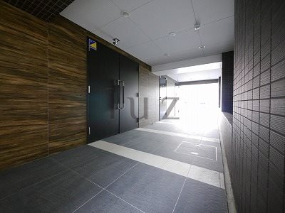 スクエアシティ横浜新子安のエントランス