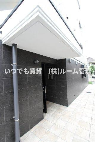 エルファーロ目黒Ⅲのエントランス