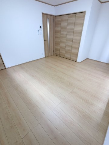 末広ウッドヴィレッジの洋室