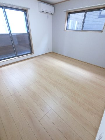 末広ウッドヴィレッジの洋室