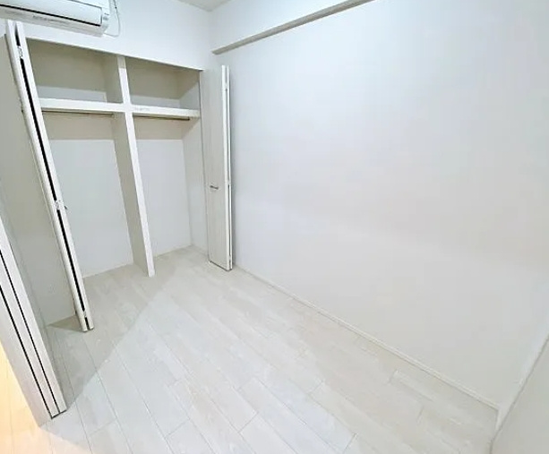 スプランディッド大阪EASTの洋室