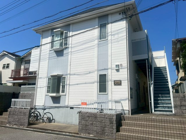 レオパレス青山台の外観