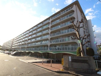 日商岩井箕面ハイツB棟