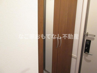 【玄関】 | メゾン ド リベルテⅡ