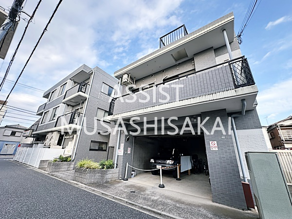 プラティーク三鷹のエントランス