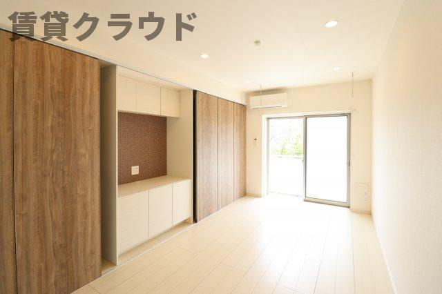 リブリ・Ever greenⅡの居間・リビング|こちらのリビングで趣味の時間をお楽しみください
