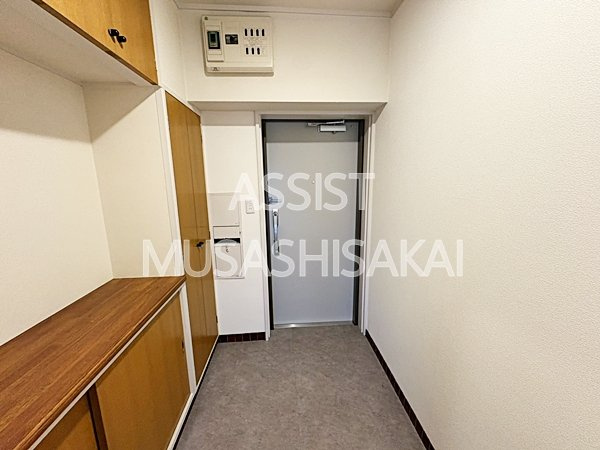 日生三鷹マンションの玄関