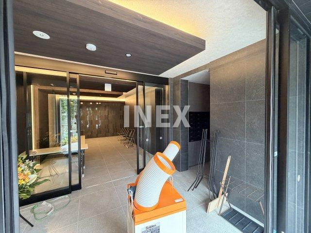 横浜市神奈川区白幡上町の賃貸マンションのエントランス