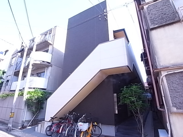 LuvStyle垂水のエントランス