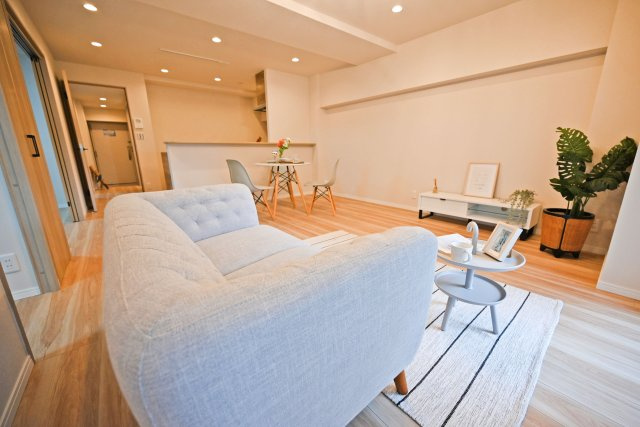 北摂マンションのダイニング|家具の配置自由度が高く、お好みのインテリアコーディネートを楽しめる空間です。