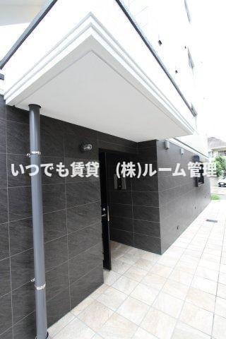 エルファーロ目黒Ⅲのエントランス