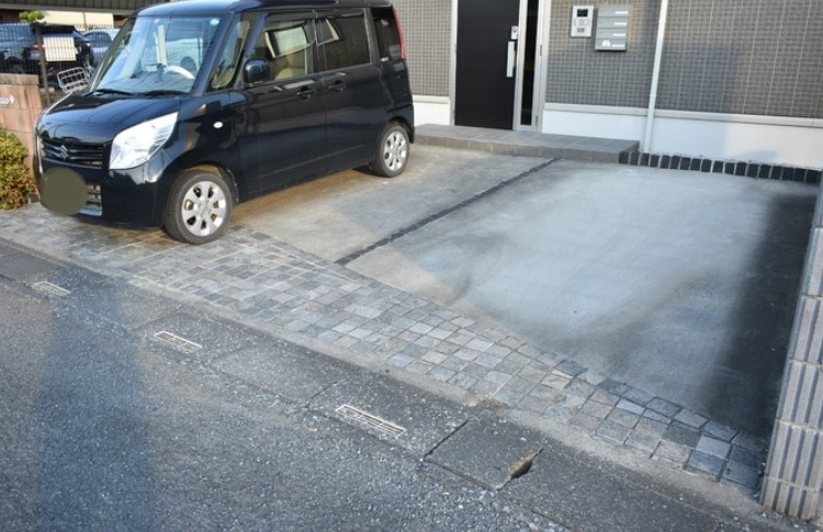 ウィット西高尾の駐車場