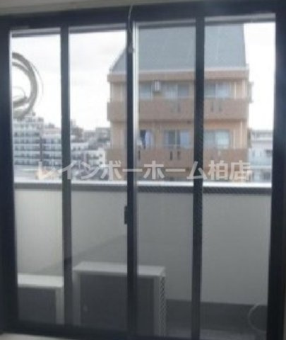 特典：仲介手数料が無料です!!のバルコニー|バルコニーがあります