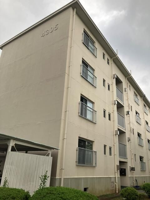 竹山団地４３０５号棟の外観