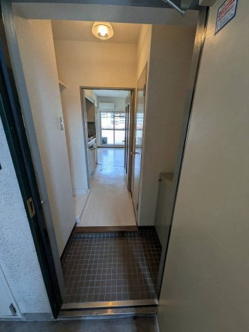 ベルガ中津口の玄関