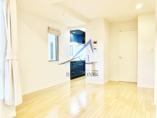 七島町戸建の居間・リビング|洋室のお部屋です。